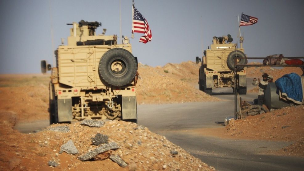 "Imagen: Ataque en base militar en Siria, según perfil.com."