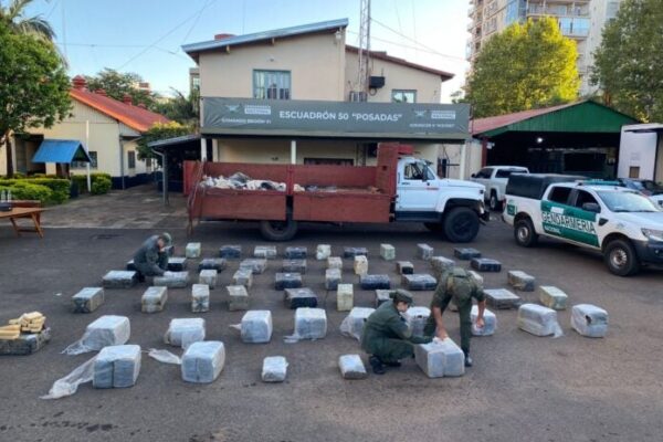 Alternativa: "Operativo Gendarmería 1500 Marihuana Posadas".