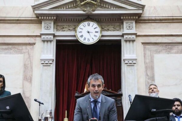 "Debate Ley Ómnibus 12: Oficialismo busca votación hoy - Perfil"